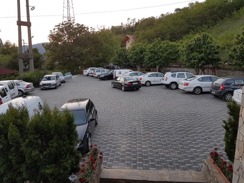 Pensiunea Moldova Piatra Neamt Exterior photo