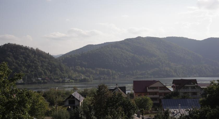 Pensiunea Moldova Piatra Neamt Exterior photo